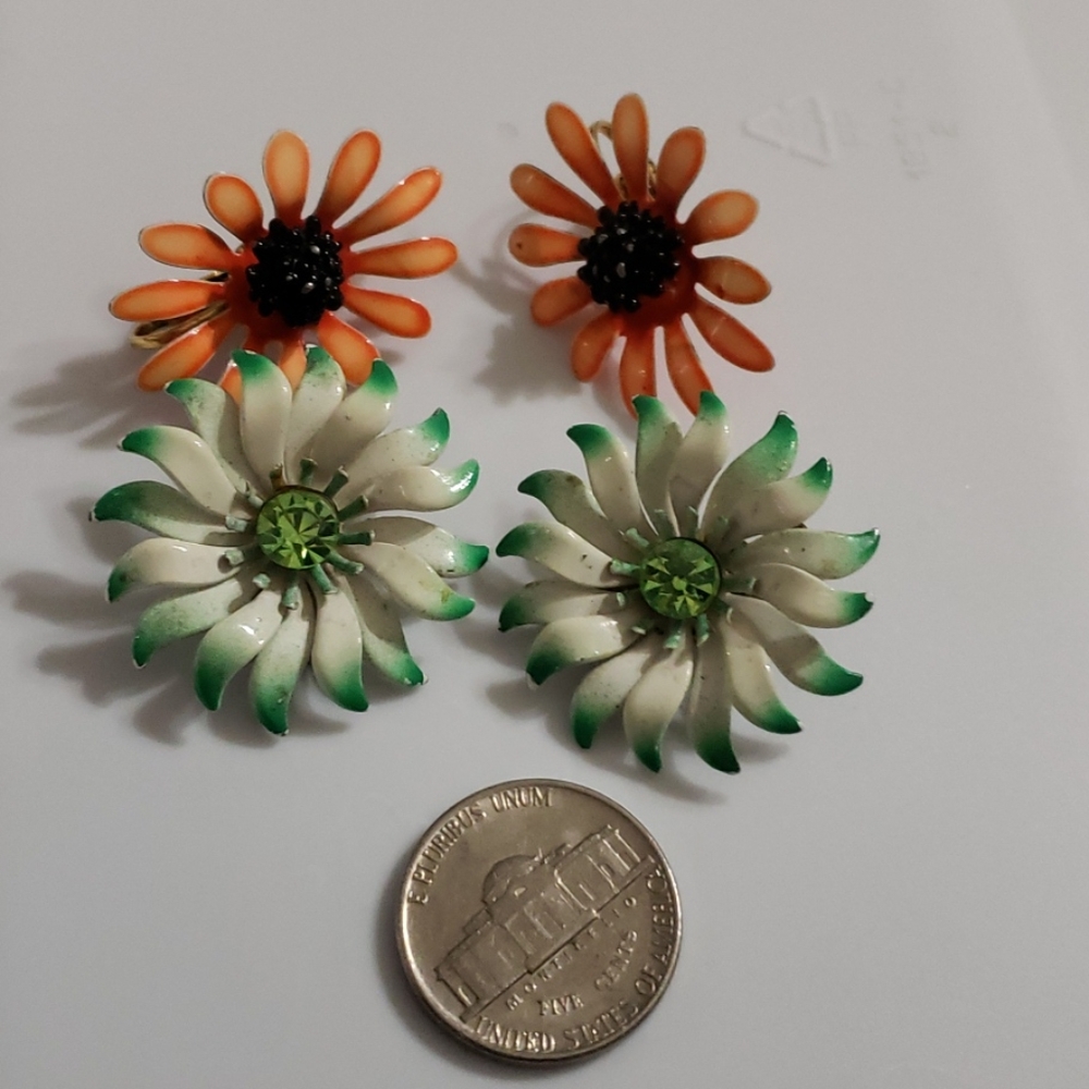 3 For $15! 60s/70s enameled flower earrings
